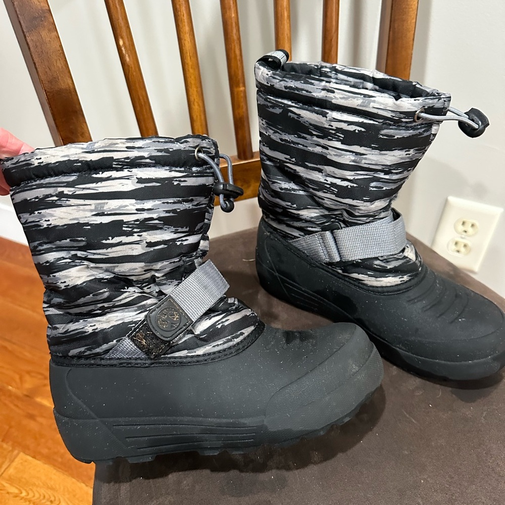 3M Thinsulate Kids Snow Boots - Black and Gray